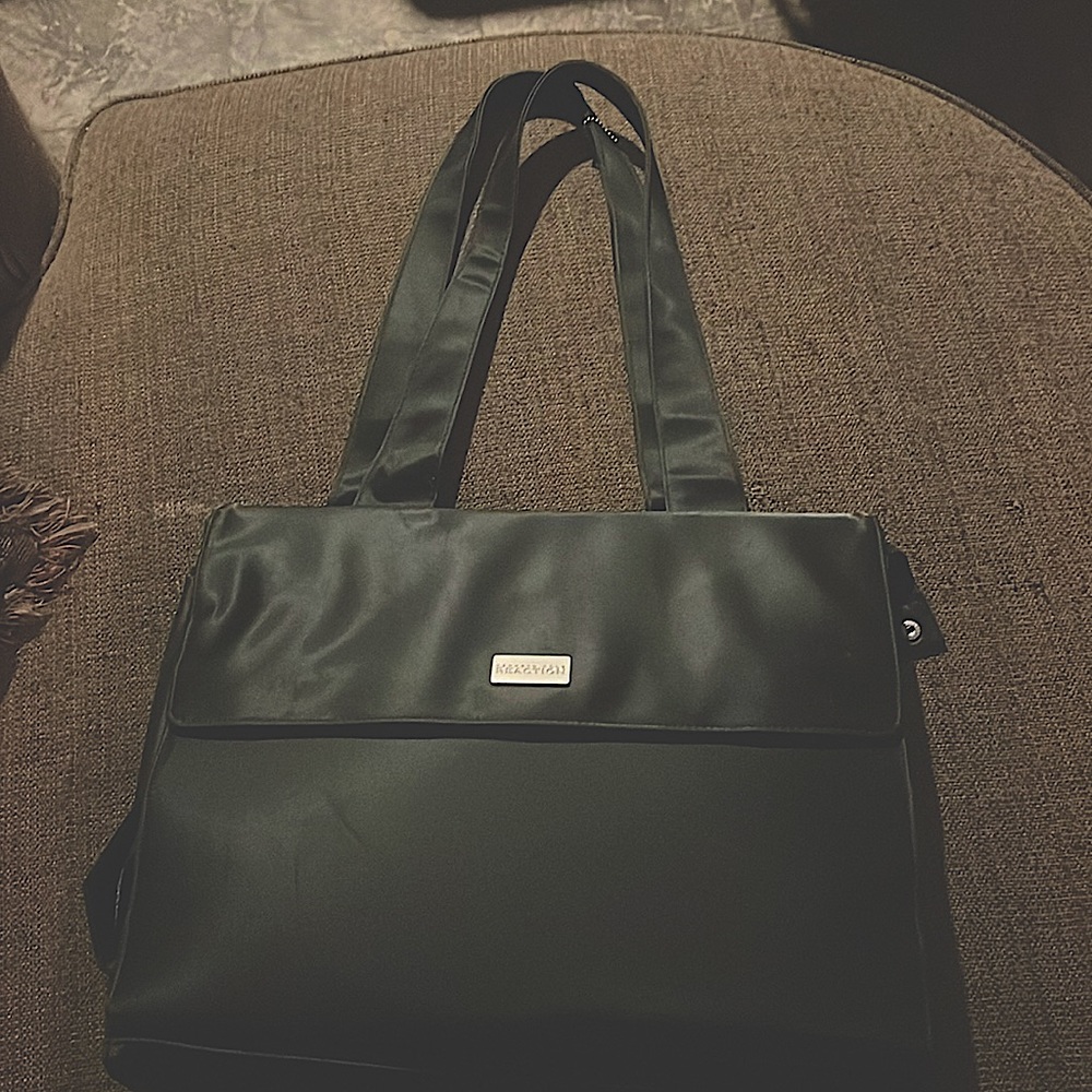 Kenneth Cole Reaction Women’s Briefcase-like new- sturdy! Great present!!